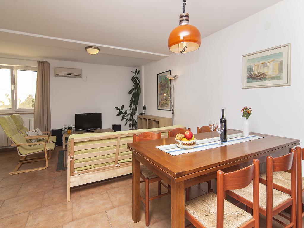 Apartments Ceja Near Sea Medulin Bagian luar foto
