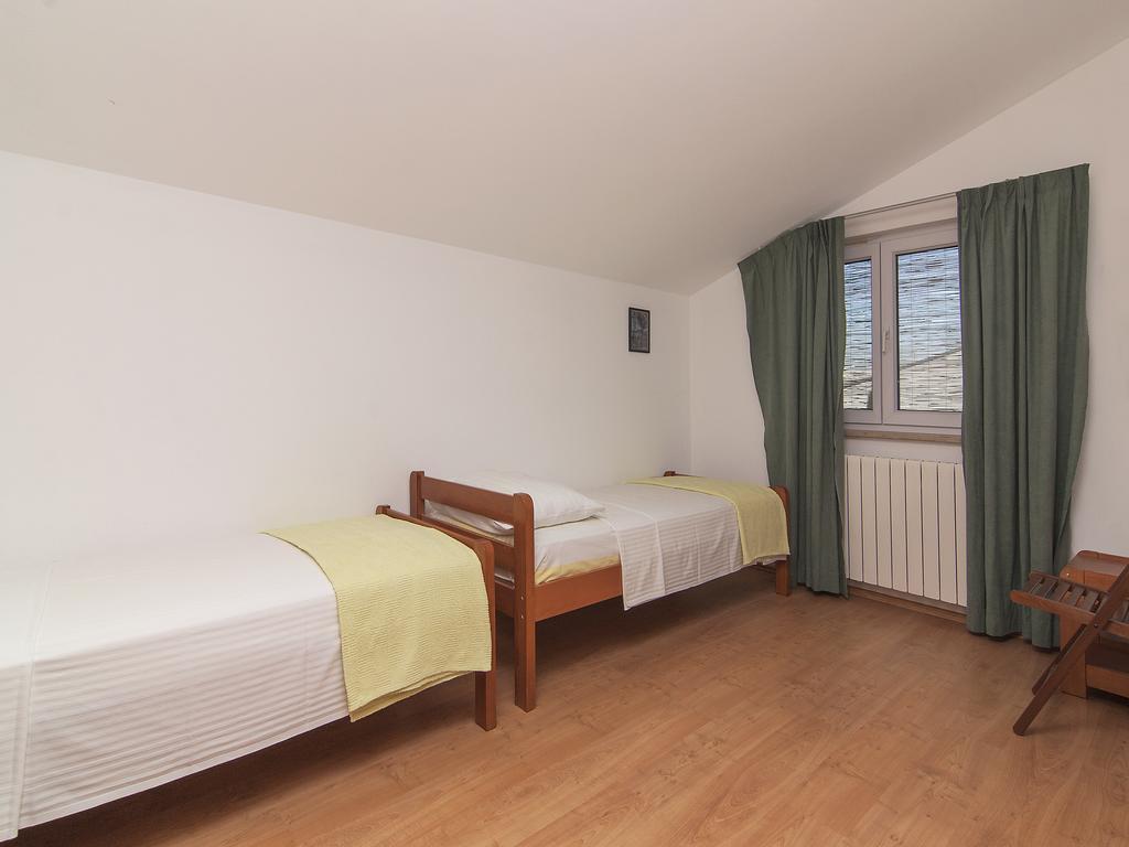 Apartments Ceja Near Sea Medulin Bagian luar foto