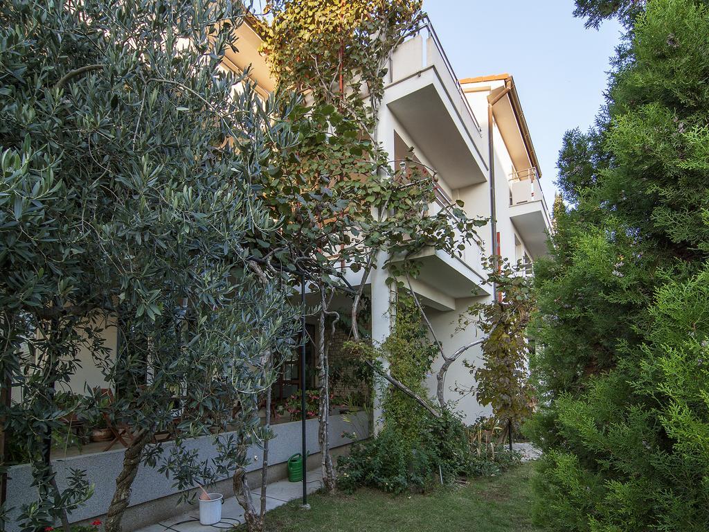 Apartments Ceja Near Sea Medulin Bagian luar foto