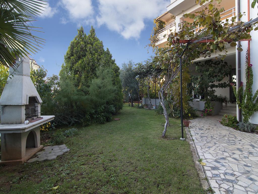 Apartments Ceja Near Sea Medulin Bagian luar foto